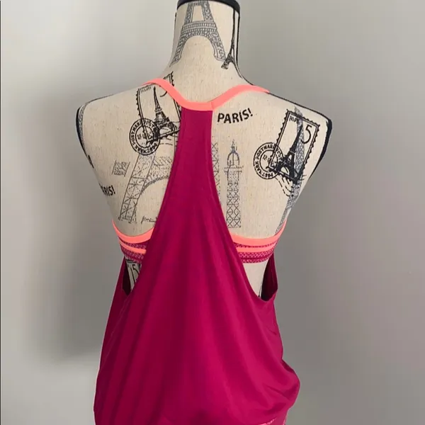 Nike workout top - Image 4