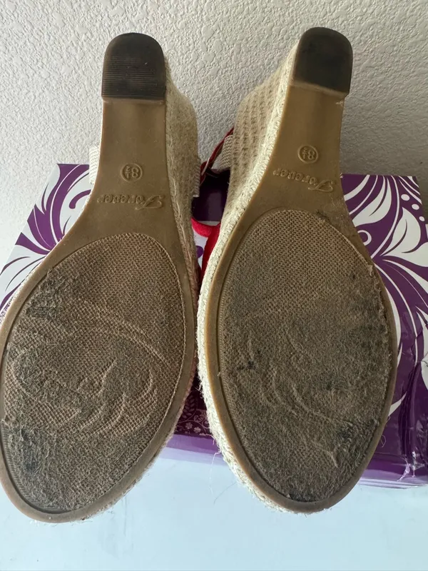 Red and beige platform shoes Size 7 - Image 5