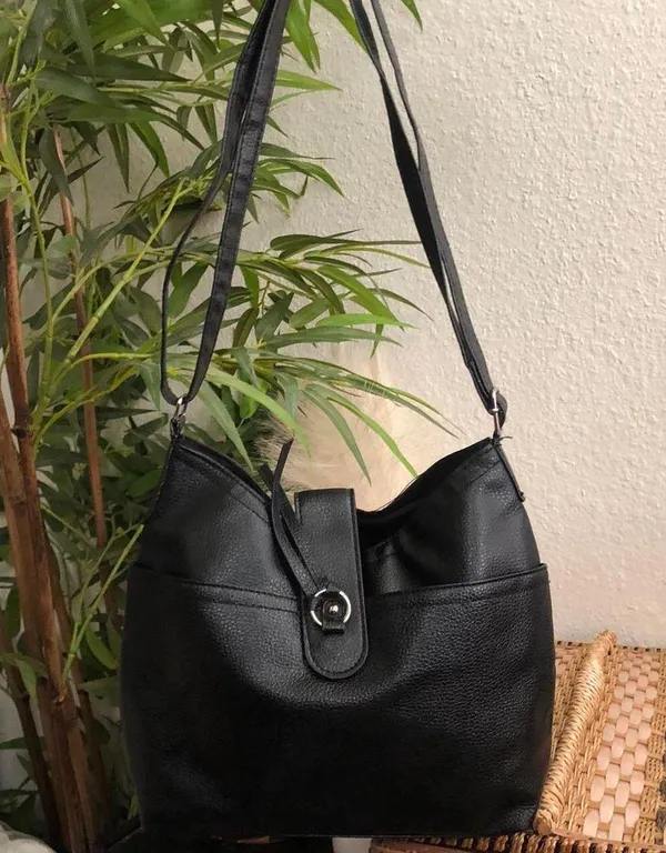 2000s Y2K Gothic Grunge Black manmade pebbled leather shoulder hand bag purse o ring silver hardware. Adjustable straps, can also be a crossbody Measurement in pics #whimsygoth #gorpcore #subverse #emo - Image 2