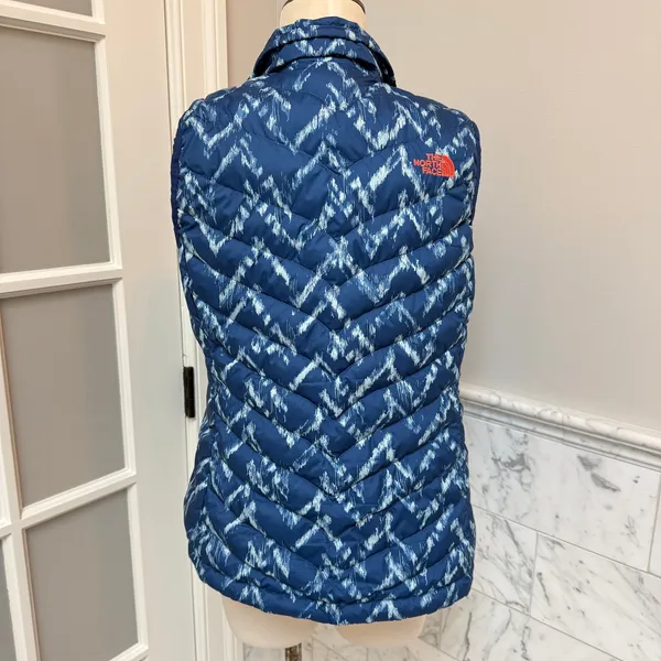 The North Face Flare Puffer Down Vest Blue Geometric Medium - Image 2