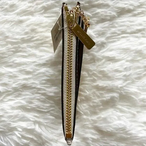 Michael Kors Vanilla Key Chain Wallet - Image 7