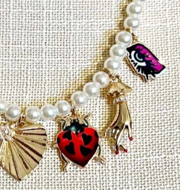 👄Betsey Johnson Faux Pearl Charm Necklace - Ladybug, Lips, Flower & Cowboy Boot - Image 4