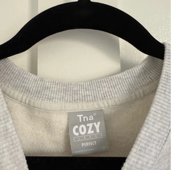 Aritzia Tna Cozy Fleece Perfect Crewneck Sweatshirt - Image 2