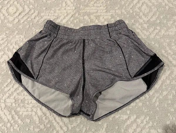 Lululemon Hotty Hot Short 2.5” - Image 2