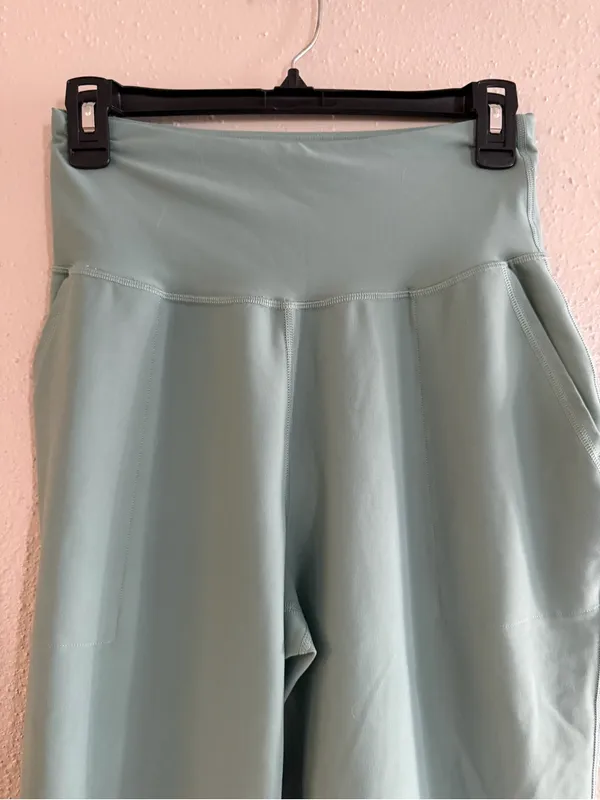 Old Navy Active Powersoft Joggers Size M Activewear Athleisure High Waisted - Image 2