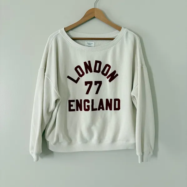 American Eagle Sweatshirt AE Off The Shoulder London 77 England Small Cream - Image 13