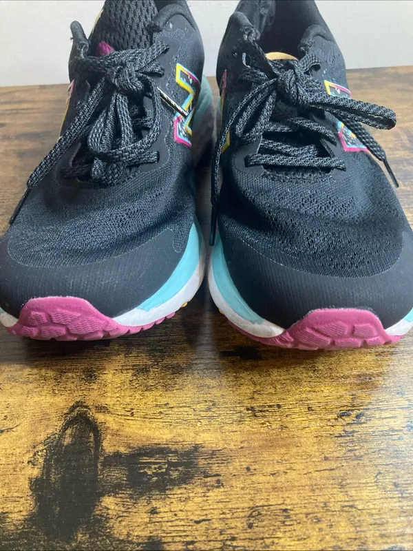 New Balance Sz 8 Womens Fresh Foam 680v7 - Black Pink Surf Light Blue Teal - Image 4