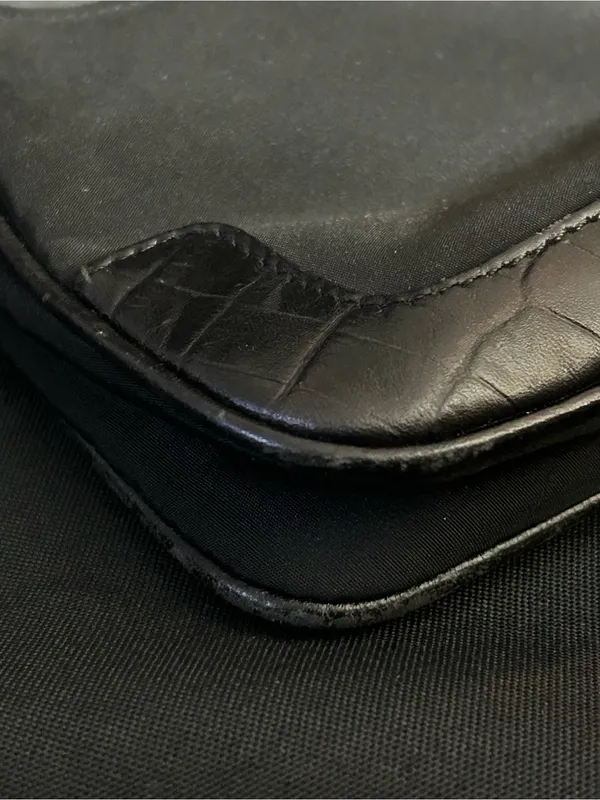 Tommy Hilfiger Women’s Black Leather Shoulder Bag Handbag Purse - Image 11