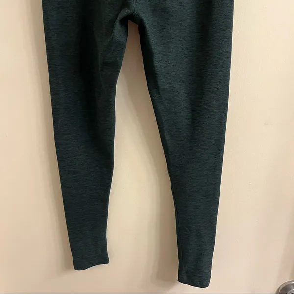Beyond Yoga Caught in the Midi Leggings XS - Image 6