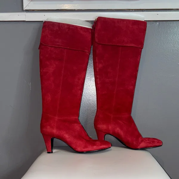 Bandolino Red Suede Knee High Boots | Block Heel | Holiday Statement | Size 8 - Image 4