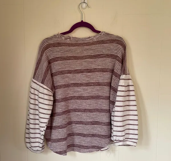 Umgee cardigan sweater maroon striped balloon sleeves short length Women’s sz L - Image 4