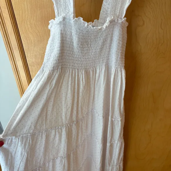 Hill House Nap Dress Women S White Pink Swiss Dot Smocked Tiered Midi Dress - Image 2