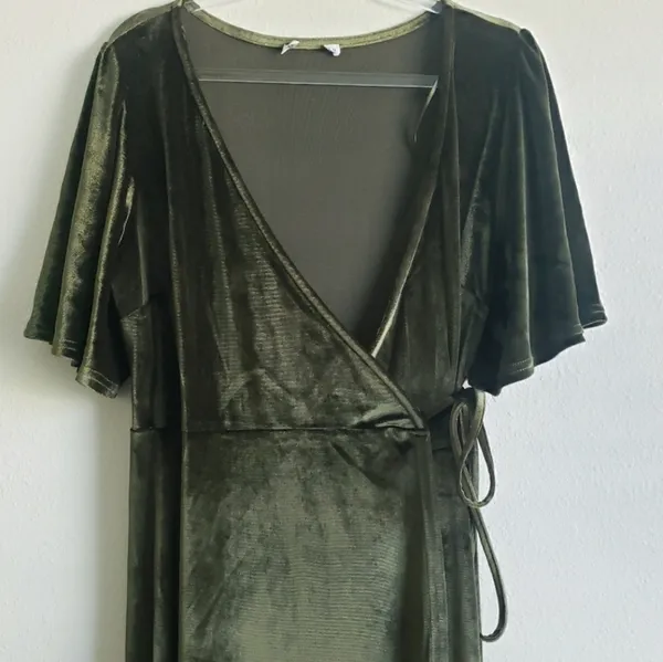 Baltic Born Katelyn Velvet Wrap Maxi Dress New Without Tags - Image 5