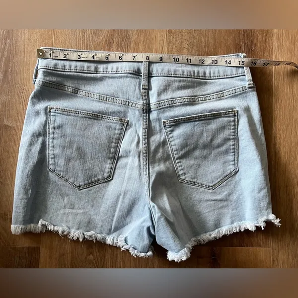 Universal Threads Blue Jean Shorts- Size 10 - Image 4