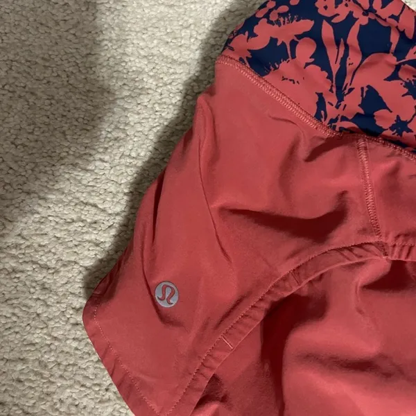 Lululemon‎ Run Times Short II Sz 6 - Image 11