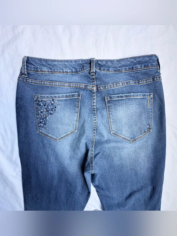 Vintage America Blues Boho Skinny Jeans 8/29 Floral Embroidered Embellished - Image 4