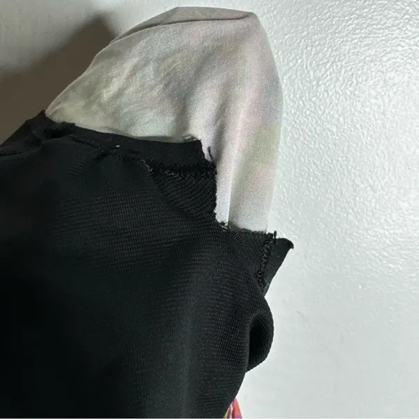 Lululemon Hotty Hot Shorts Size 2 TALL Hyper Flow‎ Pink Multi Low Rise 4” CP - Image 4
