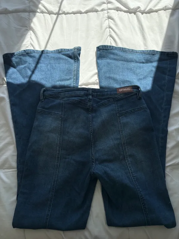Flare Jeans - Image 5