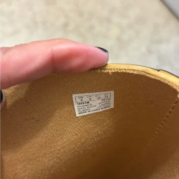 Timberland rubber tall boots size 8 - Image 3