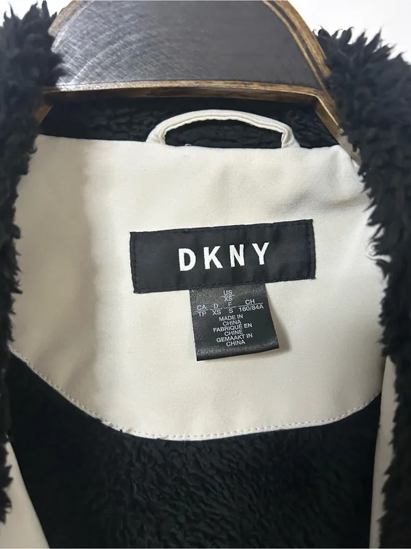 DKNY Women's Cream Jacket with Black Faux Fur Collar NWOT - Image 3