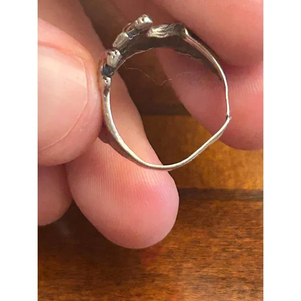 925 Stelring Silver Ring Size 4 Very Cute V22 2.44g Scrap Damaged elephant - Image 7