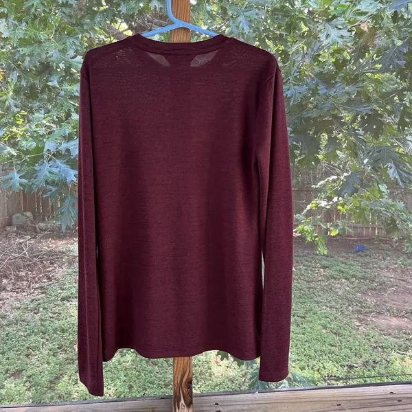 Banana Republic Factory Women's Luxespin Classic T-Shirt Bordeaux Kiss Size XS - Image 2