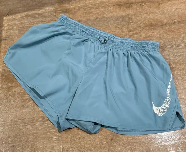 Nike Dri-Fit Swoosh mid-rise shorts - Image 3