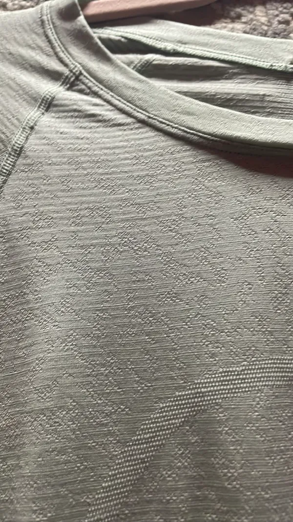 Lululemon Mint Green T-Shirt - Image 4