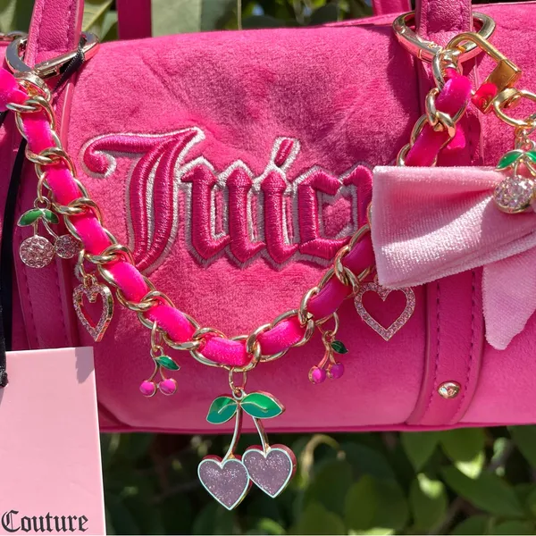 🎀🩷NWT Juicy Couture Hot Pink Barrel Bag/Purse with Accessories 🩷🎀 - Image 5