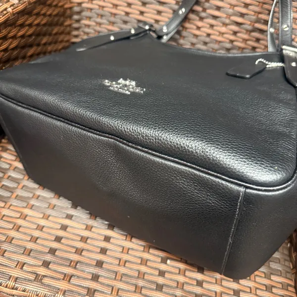 NWT Coach CM074 Black Pebbled Leather “Meadow” Shoulder Bag - Image 4