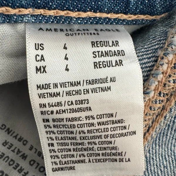 NWT American Eagel 90's Straight leg Distressed Jeans - Image 9