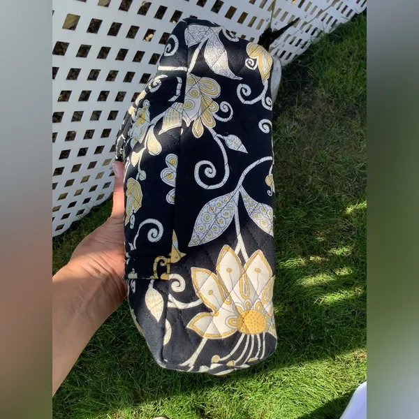 Vera Bradley purse🖤💛🤍 - Image 8