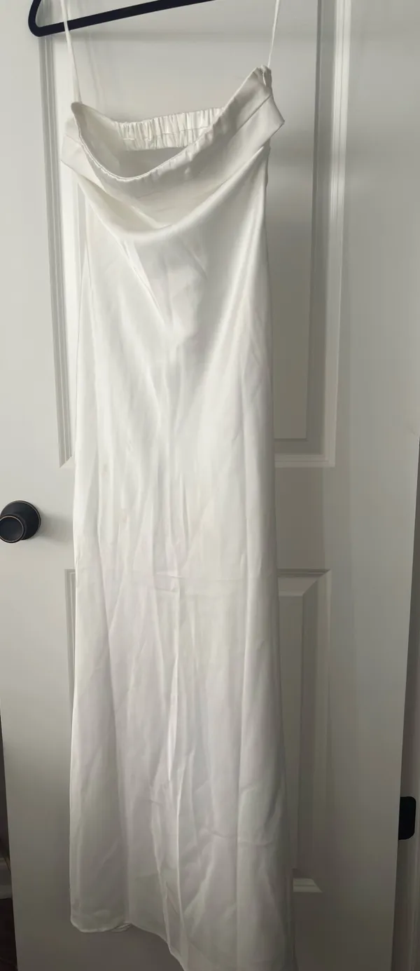 Silk White Dress with Drop Back Size M - Image 3