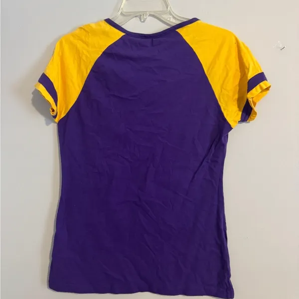 Minnesota Vikings Purple and Yellow T-Shirt- Large - Image 6