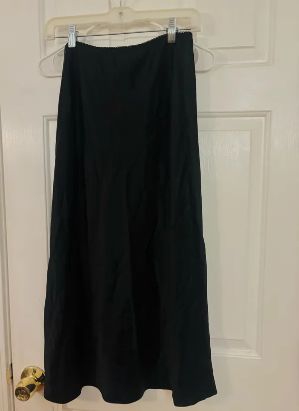 Reformation Black Skirt - Image 4