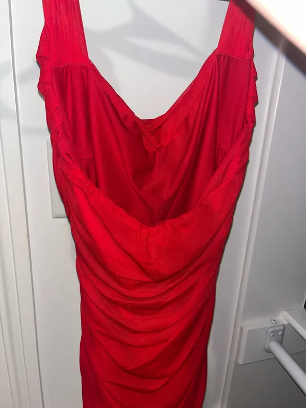 Red dress - Image 4
