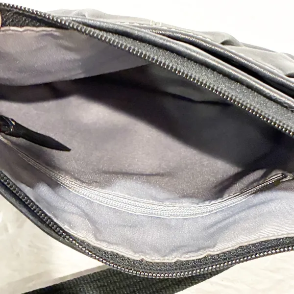 Coach Soho Crossbody Bag Swing Pack Black‎ Leather Pleated Handbag - Image 3