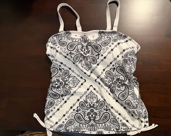 Two piece tankini, black and white bandana print. - Image 4