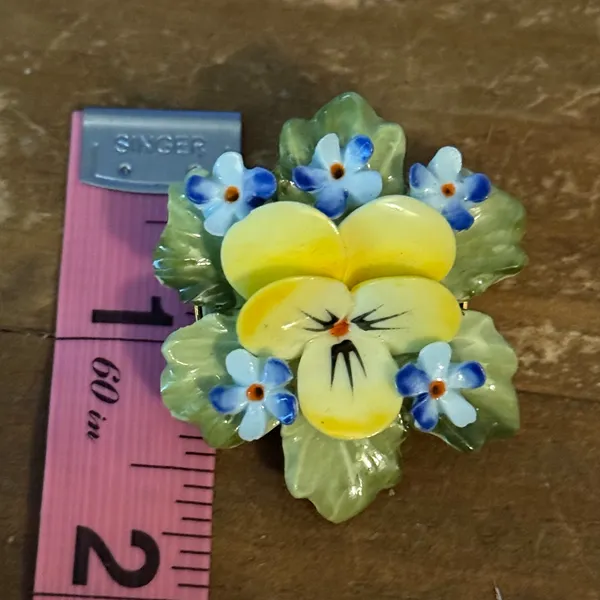 Vintage bone china yellow pansy flower brooch - Image 4