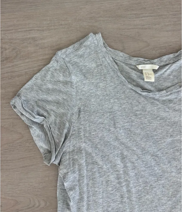 Basic Grey H&M Tee - Image 2