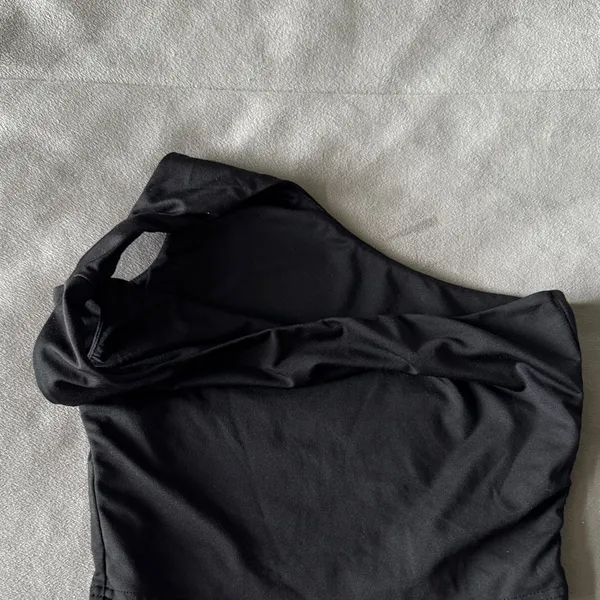 Amazon Double-Lined Black One-Shoulder Top - Image 2