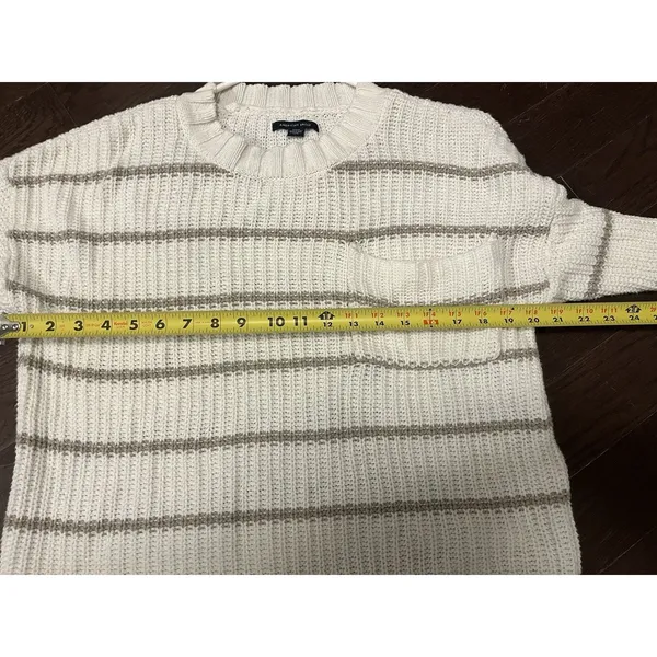 American Eagle White and Beige Striped Sweater Med but Oversized‎ w/large pocket - Image 6