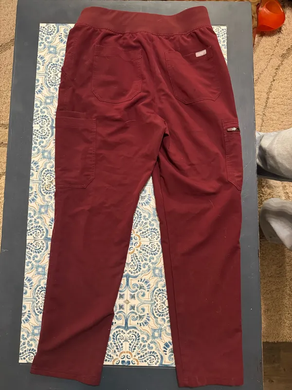 FIGS Straight Leg High-Waisted Yola Scrub Pants Skinny - Image 4