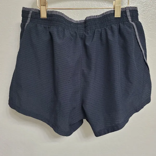 Nike Dri Fit Shorts Mid Rise Polyester Drawstring Size Medium - Image 2