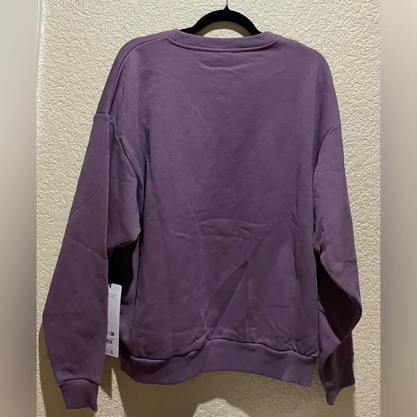 ALO Yoga NWT Accolade Crew Neck Pullover Plum Kiss Size M SOLD OUT Color - Image 5