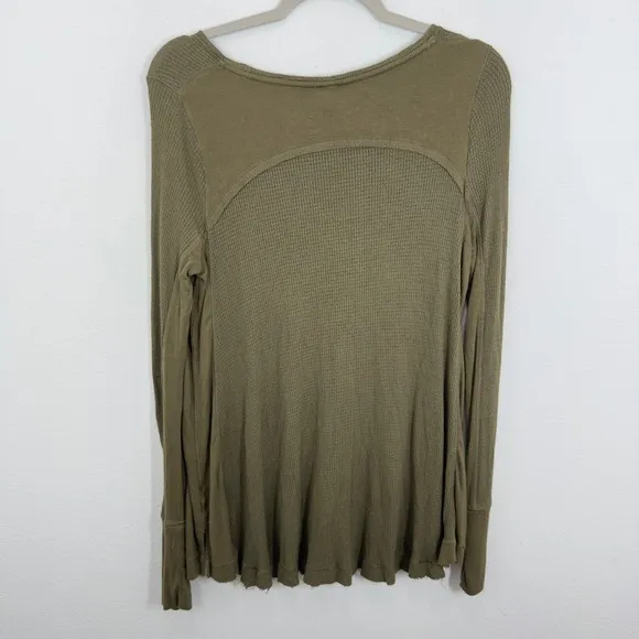 We The Free Thermal Waffleknit XS Olive Green Long‎ Sleeve Thumb Hole Layering - Image 4