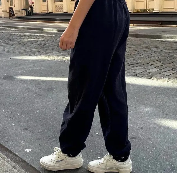 Brandy Melville Sweatpants Blue Navy - Image 2