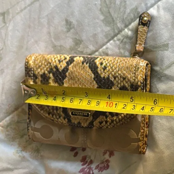 Coach Madison Python Print Wallet. - Image 6