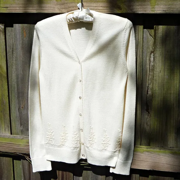 Liz Claiborne Collections Cream White Sweater - Image 6