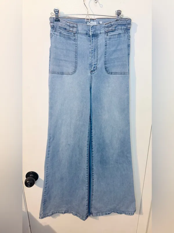 A Loves A Light Wash High Rise Wide Leg Jeans Size 26 Lattice Belt Flare - Image 3
